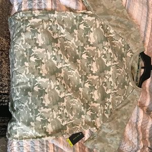 XL light green army Tek Gear athletic r shirt